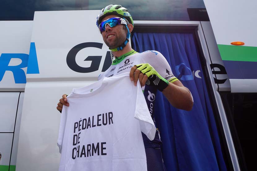 The efforts of Matthews has been noted by media from around the world. 'The Cycling Podcast' awarded him the honour of 'Pedalleur de Charme' on Saturday – and he got a T-shirt to prove it. Photo: Rob Arnold