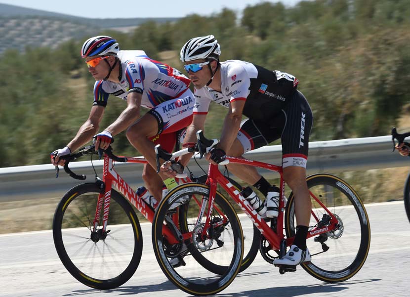Markel Irizar on the Trek Domane with Shimano disc brakes in stage six of the 2015 Vuelta. Photo: courtesy Trek Factory Racing