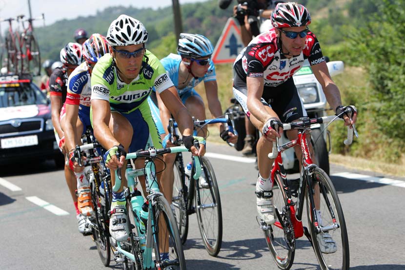 The break on the road to Montélimar in stage 13 of the 2006 Tour de France... Voigt won the stage and Oscar Pereiro took the yellow jersey. Photo: Yuzuru Sunada