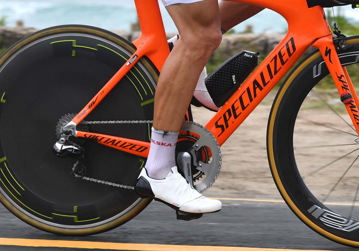 Maciej Bodnar is one of the riders to use partial shoe covers. He also used what seems to be a customised big chainring...  Photo: Graham Watson